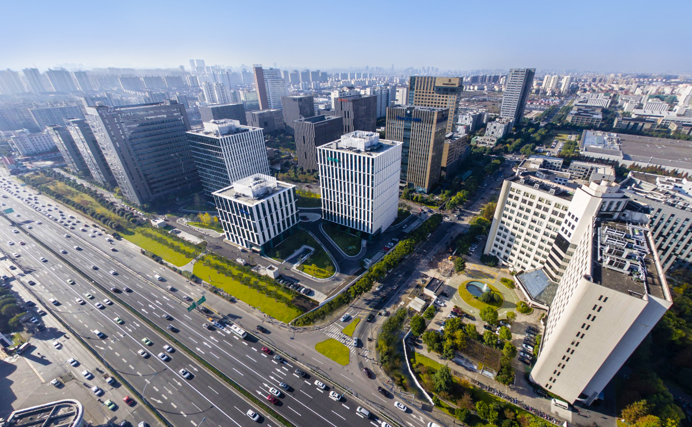 上海徐匯城投攜手（shǒu）MD传媒视频智能，引領城市綠地停車新標杆！