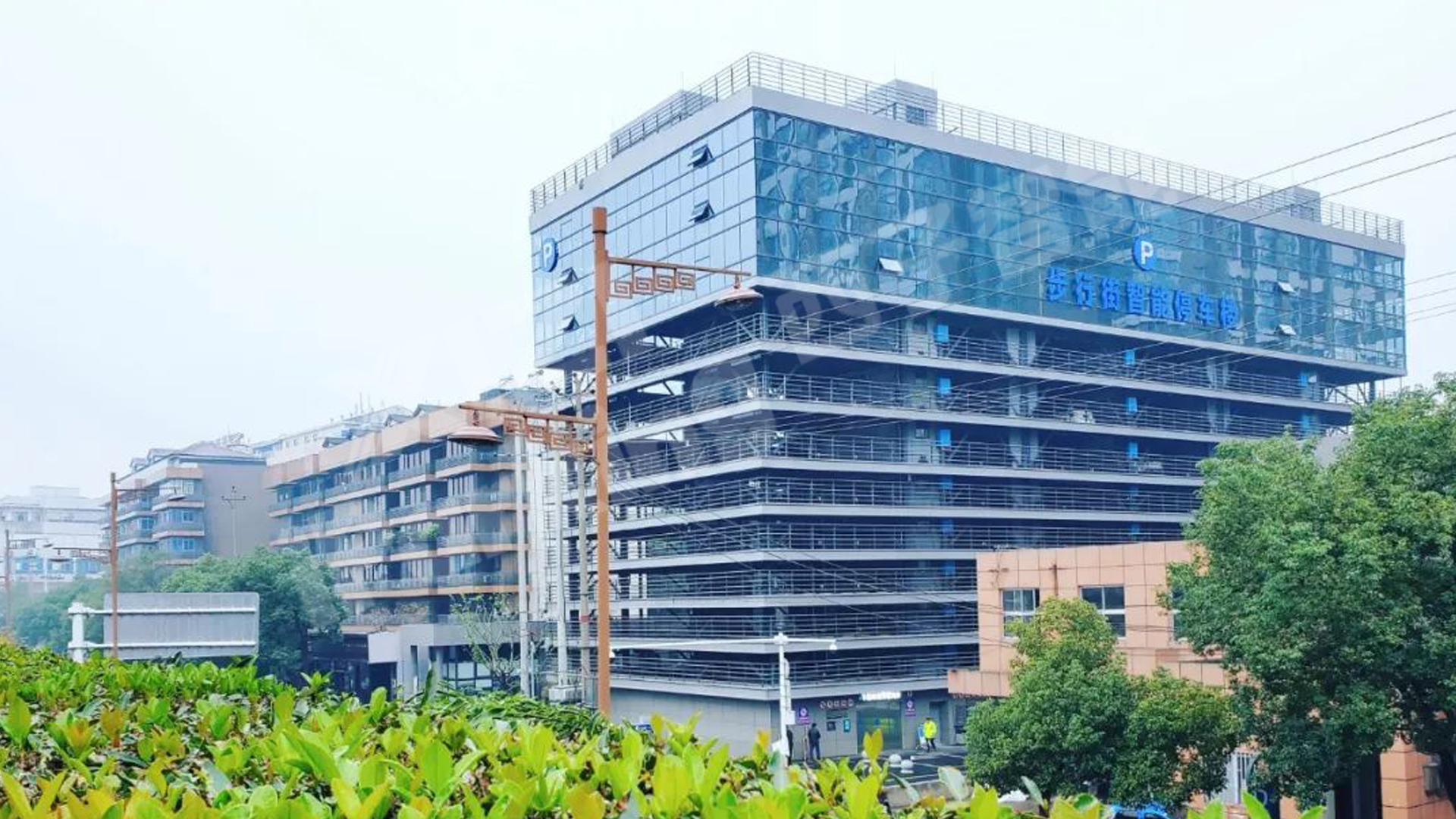 PCS大轎廂垂直升降類（大轎廂塔庫）